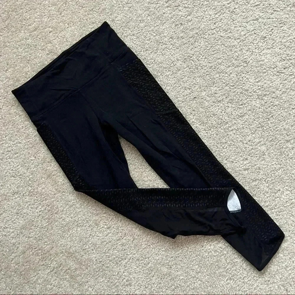 Athleta Capri Leggings Black Women’s Size Small Style# 305922 Side Pocket